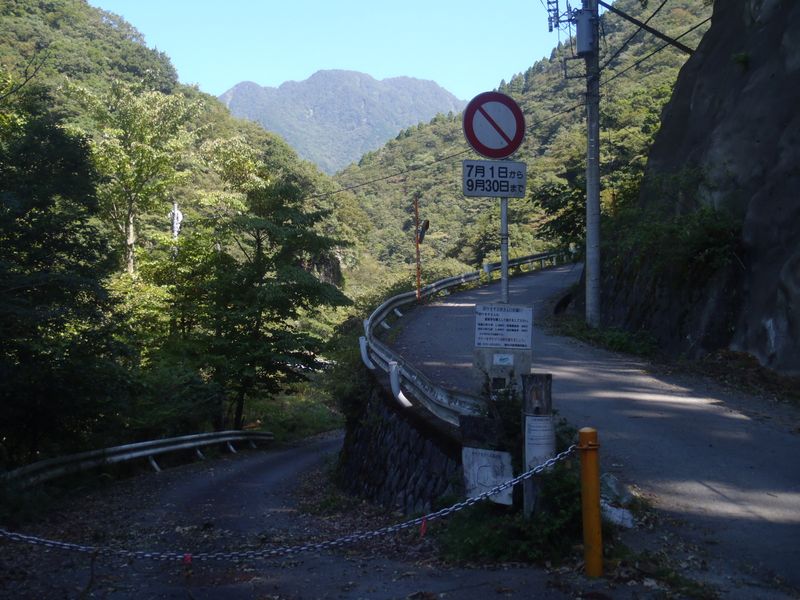 ユーシンへは右へ